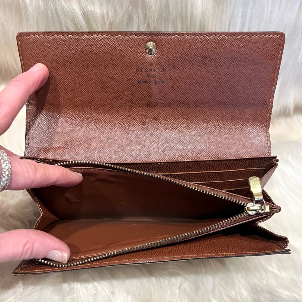 Authentic Louis Vuitton Sarah Wallet - Picture 9 of 12